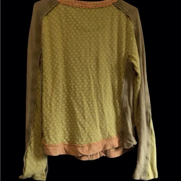 EUC...We The Free..Instant Classic Tee . Green combo Sz med - Picture 2 of 2